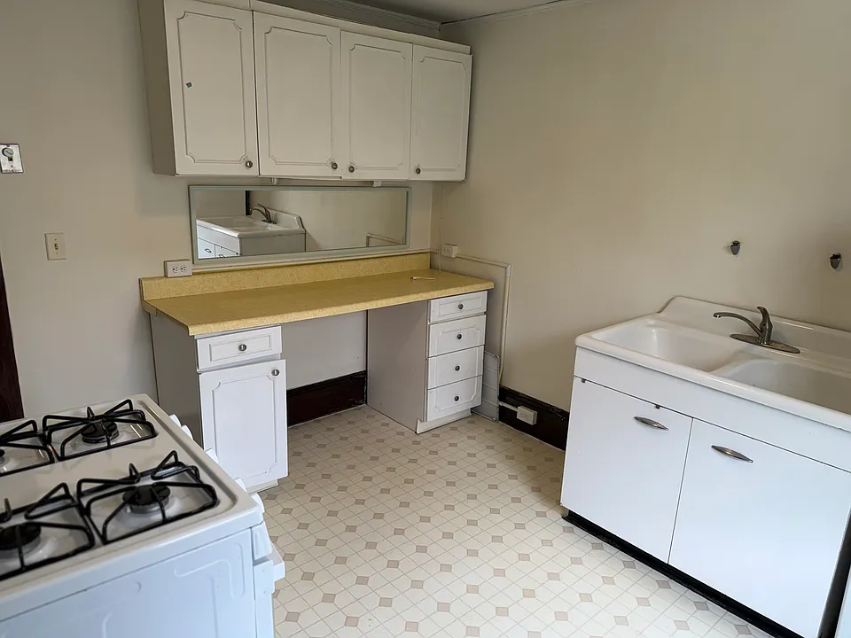 115 Bridge St #2
