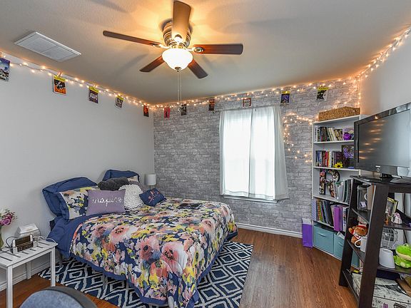 4th image of 2534 S University Dr