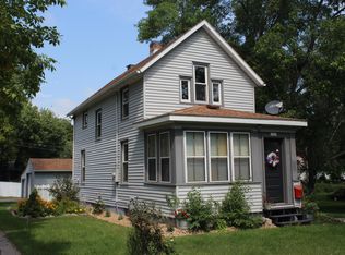 1607 11th St E, Glencoe, MN 55336