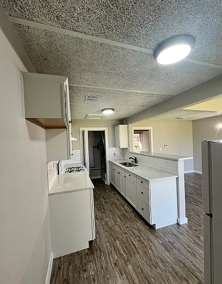 513 W Bowie St #C — Photo 5