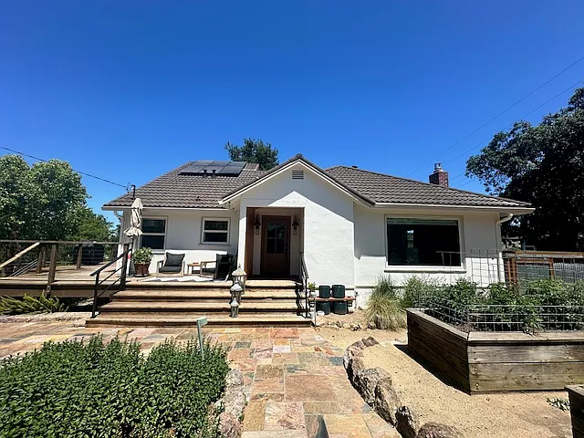 1028 Summit Ave #A