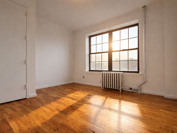 5th image of 1302 De Kalb Ave #10