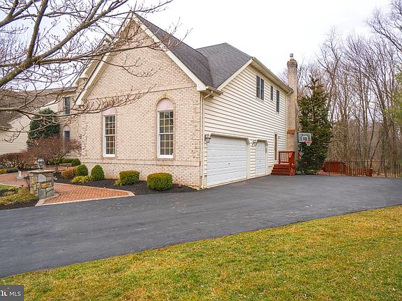 3rd image of 10209 Daphney House Way