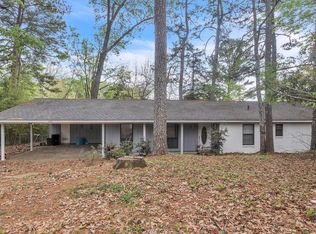 2703 Persimmon Dr, Starkville, MS 39759