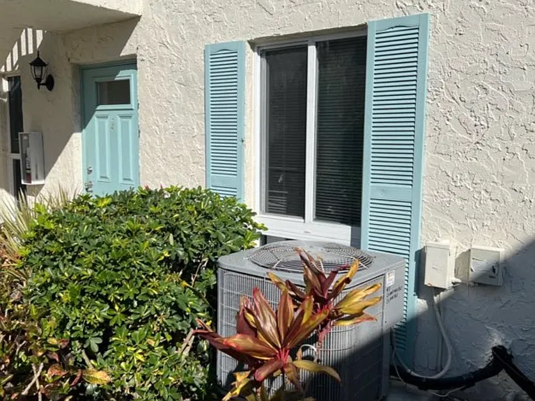 269 Palm Dr #3 — Photo 28