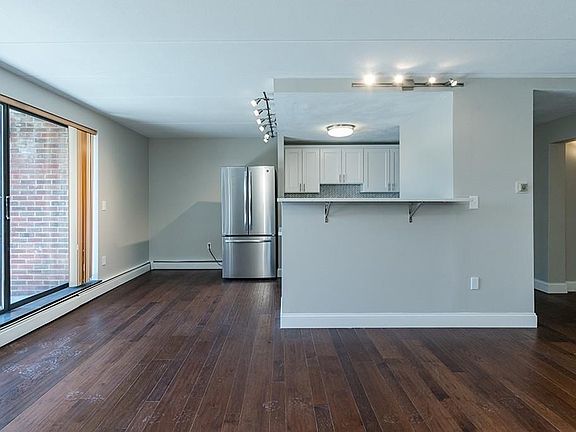 5th image of 277 Lake St Unit 4