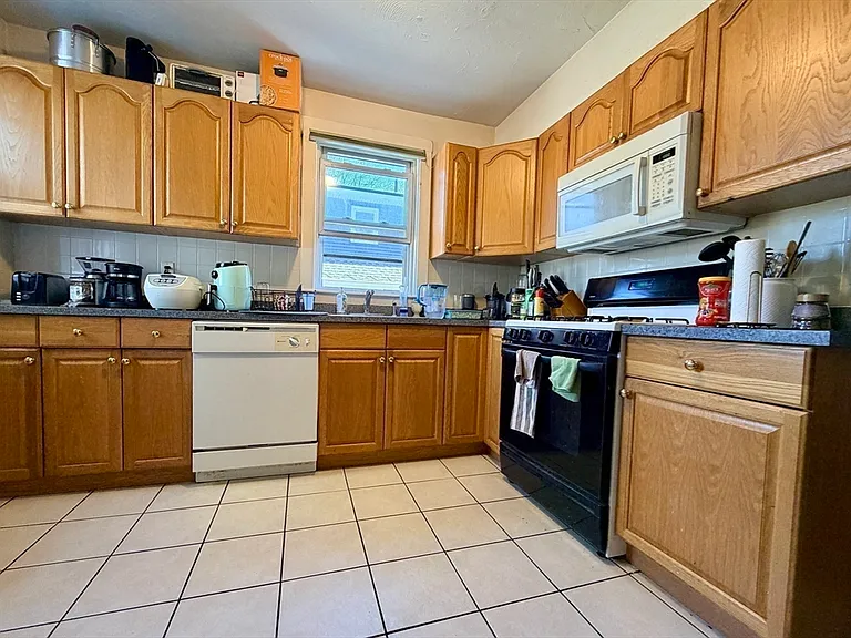 82 Academy Hill Rd — Photo 11