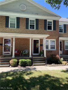 2674 Wooster Rd, Rocky River, OH, 44116