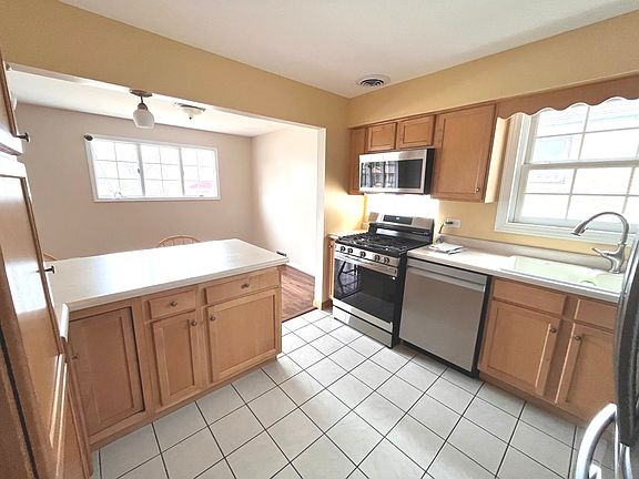 4th image of 21406 Jean Ave
