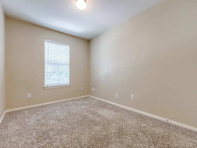 3808 Oakhurst Ln — Photo 11