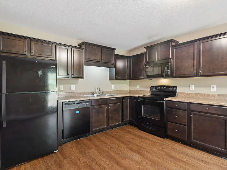 1723A Thistlewood Dr — Photo 11