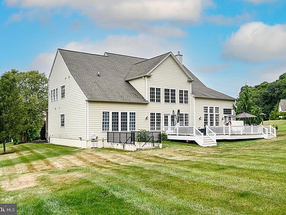 5th image of 57 Deerfield Dr