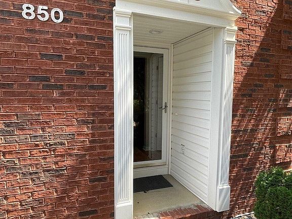 3rd image of 850 Blue Spruce Way #17
