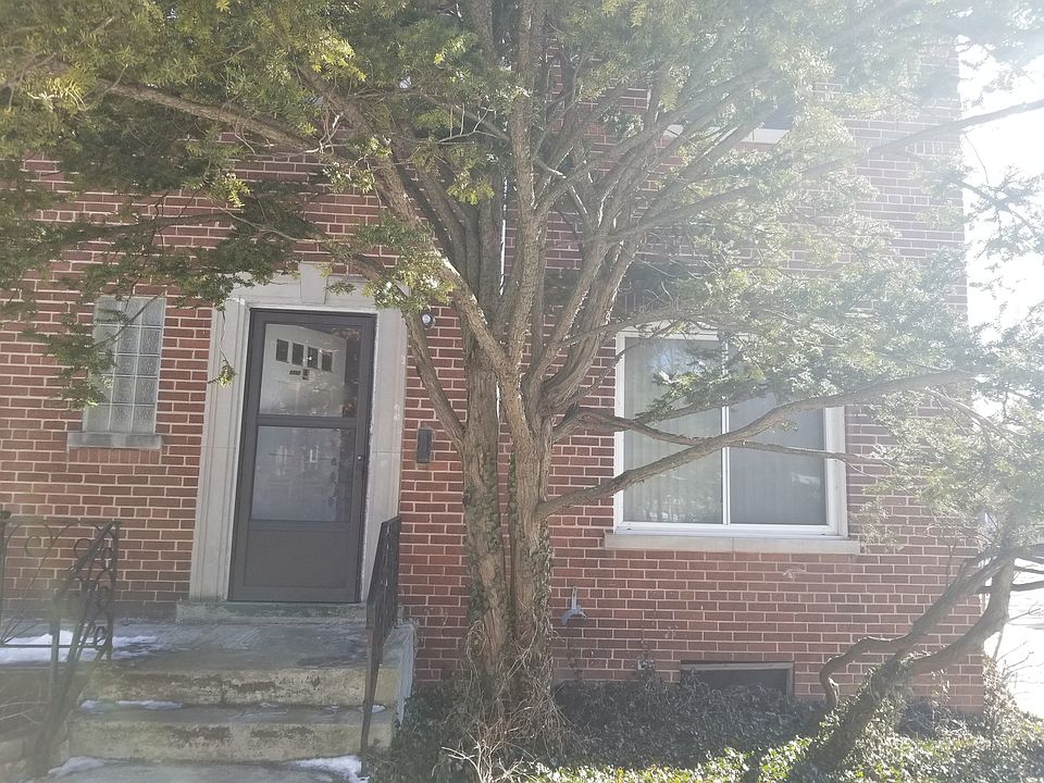 2nd image of 1762 W Thome Ave Unit A