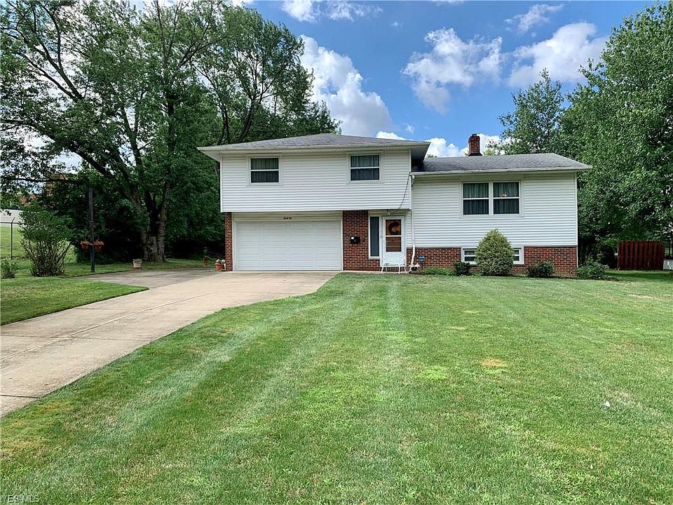 1st image of 26810 Huckleberry Dr