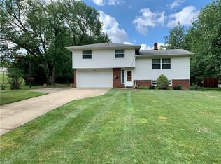 26810 Huckleberry Dr, Richmond Heights, OH