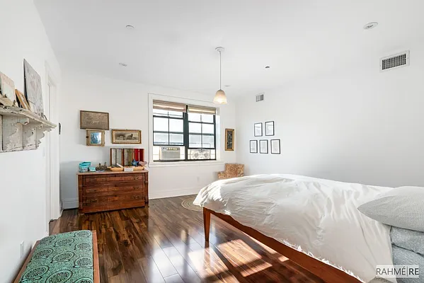 Rented by Rahme Real Estate, LLC | media 19