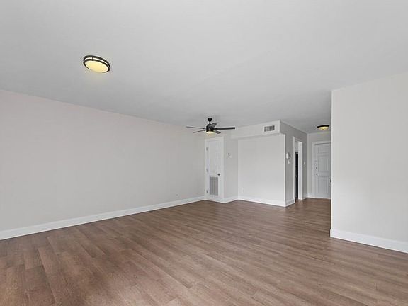 3rd image of 805 Continental Dr APT 3