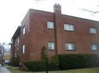 8332 Christiana Ave APT 1-W, Skokie, IL 60076