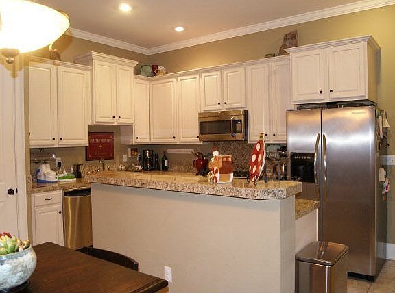 4th image of 353 Windsor Dr N