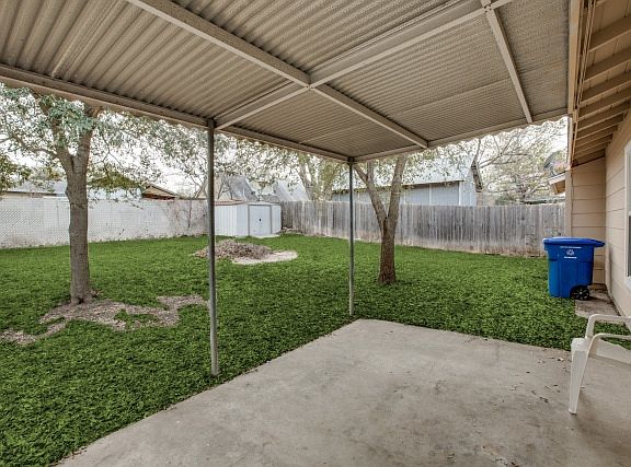 5th image of 2914 Shady Springs Dr