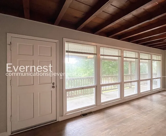 405 Cedarvalley Dr — Photo 6