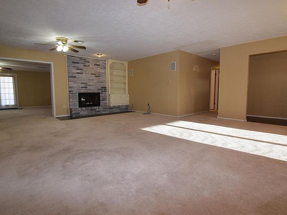 3rd image of 6705 SW Chaucer Dr