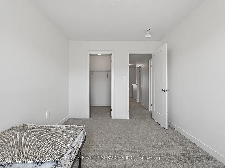 95 Queensbrook Cres — Photo 25