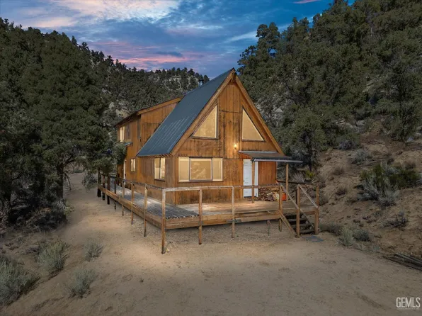 98832 Sierra Meadows Rd, Inyokern, CA 93527