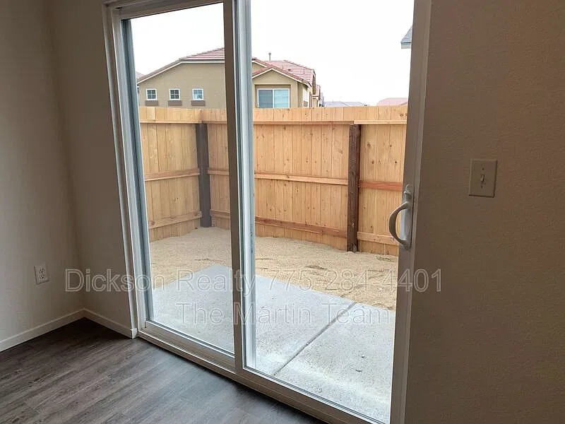 4 bed, 3.0 bath, 1895 sqft, $2,450 — Photo 4