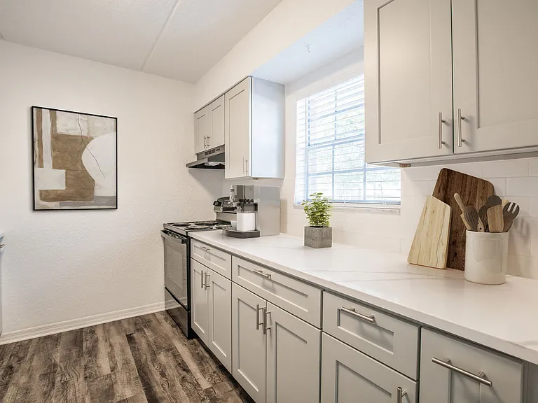 Townsend Apartments — Photo 1