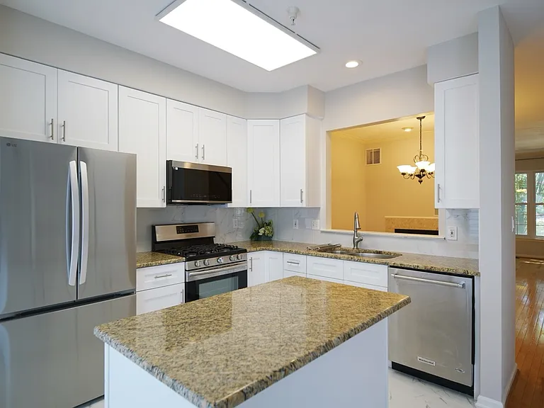 9423 Fields Rd — Photo 14