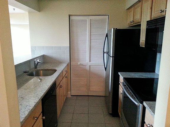 3rd image of 494 Woonasquatucket Ave APT 424