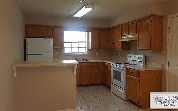 3rd image of 2932 Rosewood Cir