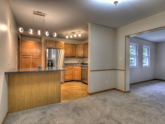 4th image of 970 Marseille Dr