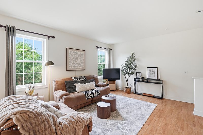 5th image of 5206 Admirals Walk Drive
