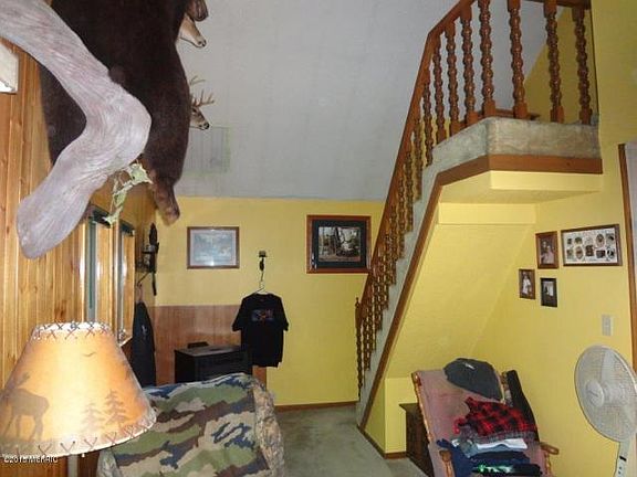 4th image of 1481 E Gardner Ave
