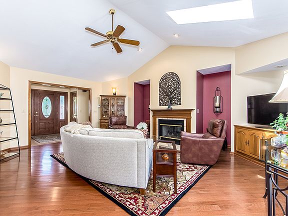 5th image of 3844 Pleasantbrook Dr