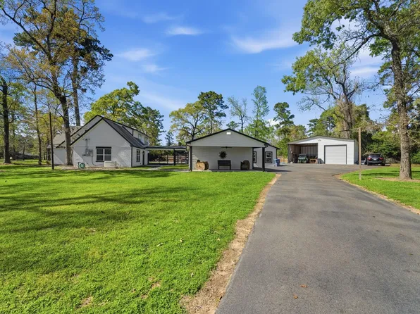 8526 Oakwood Dr, Magnolia, TX 77354