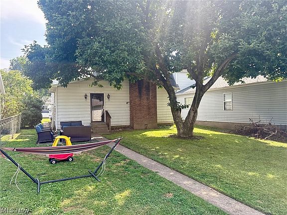 5th image of 919 33rd St