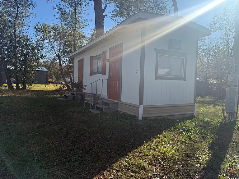9731 US Highway 69 N #C — Photo 2