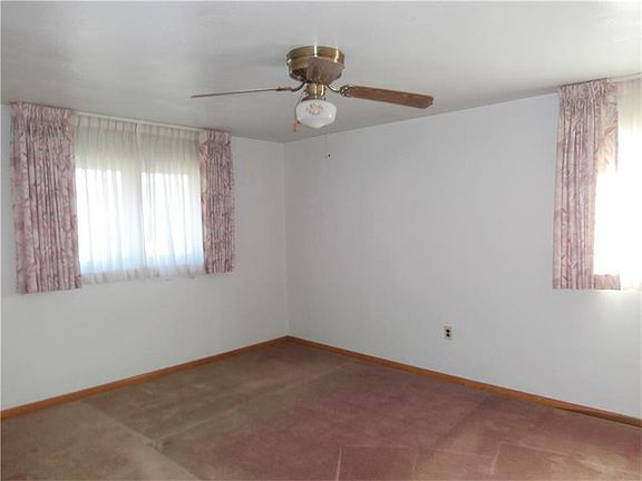 5th image of 6073 Pleasant St