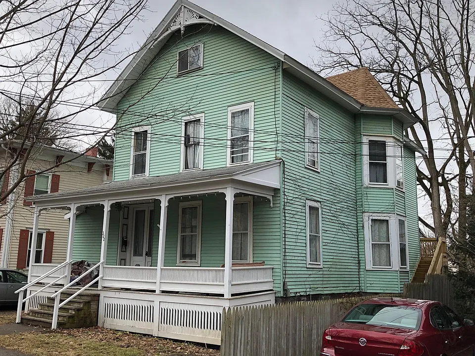 322 S Geneva St #2