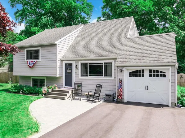 37 Maple Avenue, Bellport, NY 11713