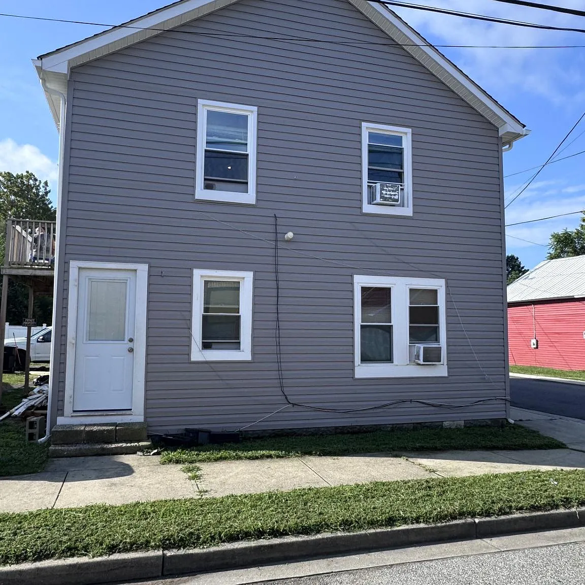 2 bed, 2016 sqft, $950 — Photo 1