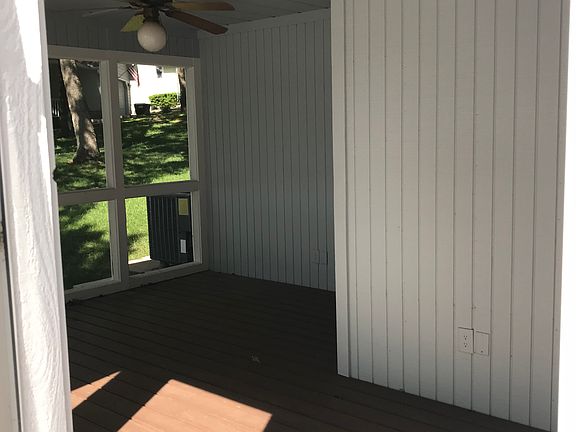 20’x11’ Screened-in Porch