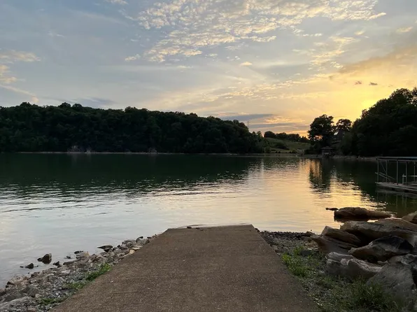 110 Lake Hollow Rd, Piney Flats, TN 37686