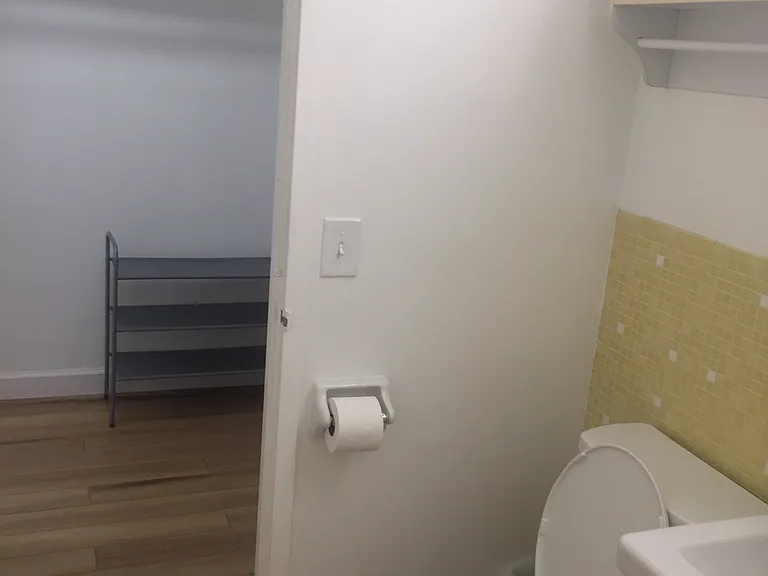 880 NE 69th St #11J — Photo 23