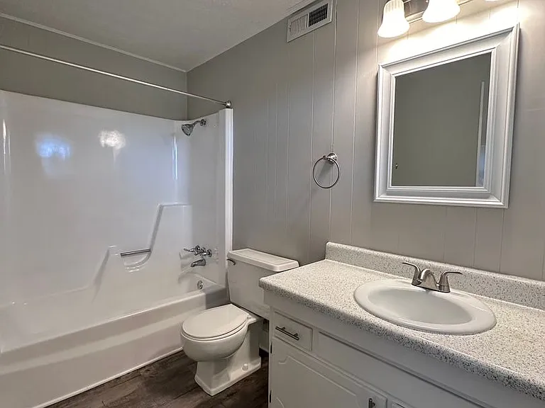 2843 Louisville Rd — Photo 22