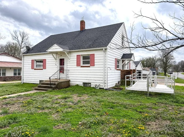 401 E 4th St, Salisbury, MO 65281